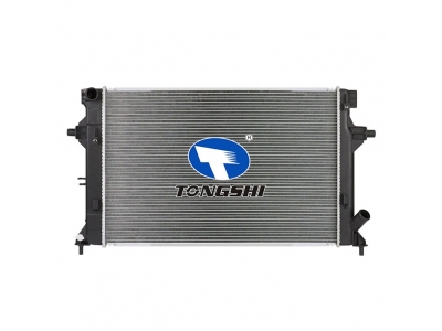 Радиатор охлаждения двигателя ( TONGSHI) 25310-2B300 HYUNDAI SANTA FE  2.4 2012-2015